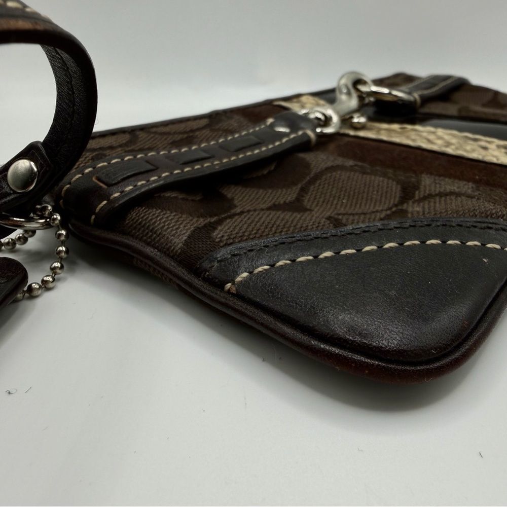🐝 Coach Brown and Tan Monogram Wristlet Python Accent - Picture 8 of 9